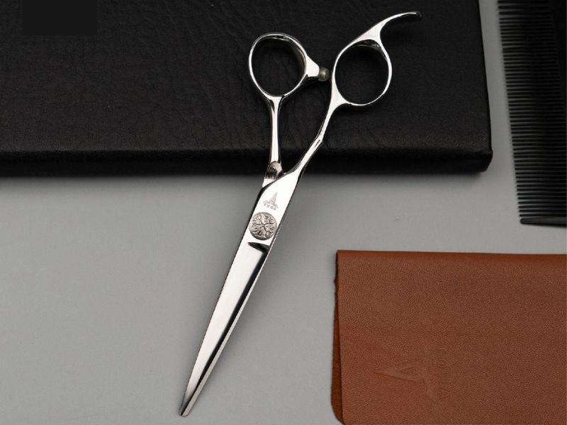 Kéo 6.0 Inches: Kích thước lý tưởng cho các kỹ thuật cắt