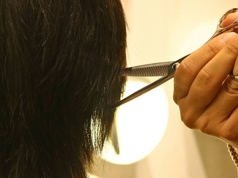 Cách tỉa tóc đúng kỹ thuật từ chuyên gia