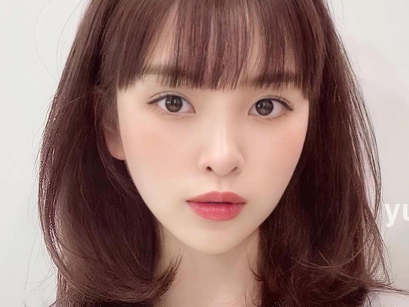 Kiểu tóc layer ngang vai kết hợp với mái thưa